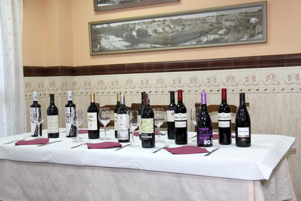 Vila-real Hostal Restaurante La Masia מראה חיצוני תמונה