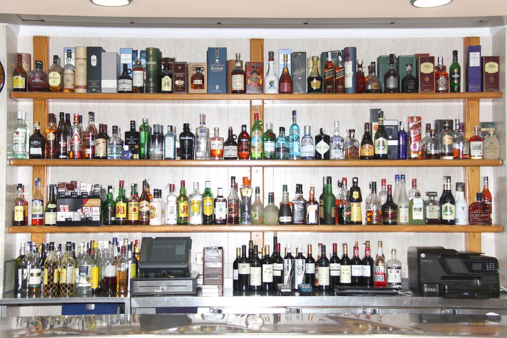Vila-real Hostal Restaurante La Masia מראה חיצוני תמונה