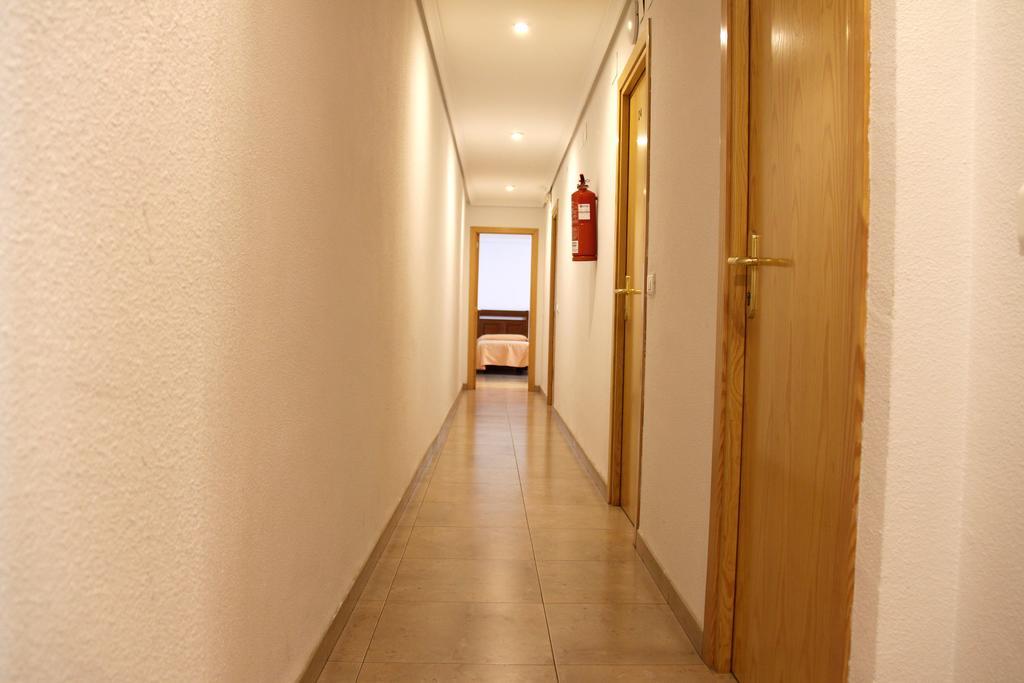 Vila-real Hostal Restaurante La Masia מראה חיצוני תמונה