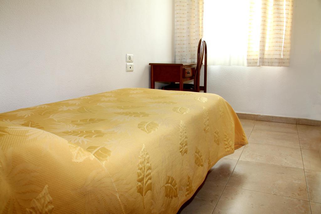 Vila-real Hostal Restaurante La Masia מראה חיצוני תמונה