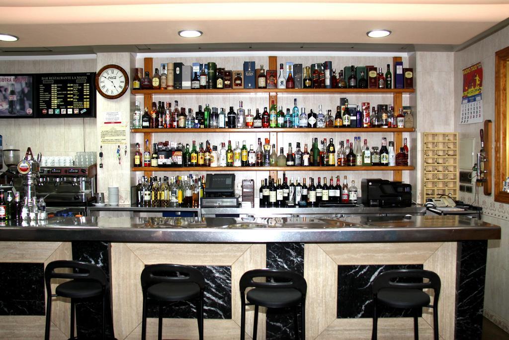 Vila-real Hostal Restaurante La Masia מראה חיצוני תמונה