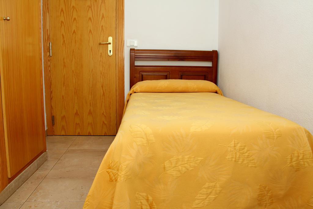 Vila-real Hostal Restaurante La Masia מראה חיצוני תמונה