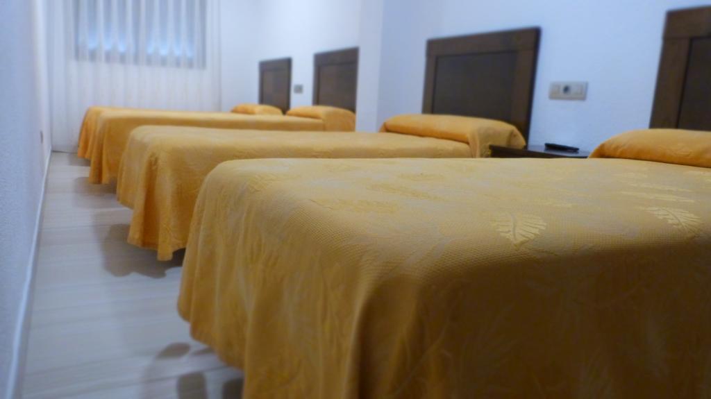 Vila-real Hostal Restaurante La Masia מראה חיצוני תמונה