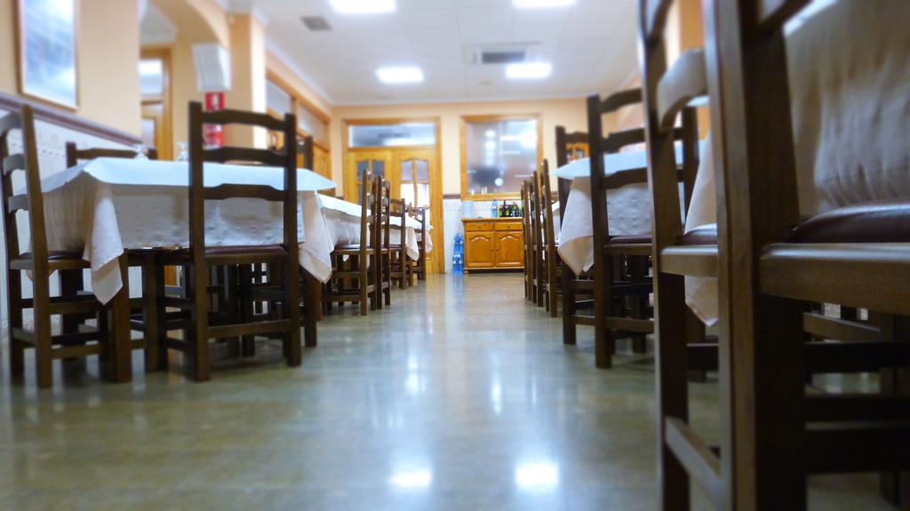 Vila-real Hostal Restaurante La Masia מראה חיצוני תמונה
