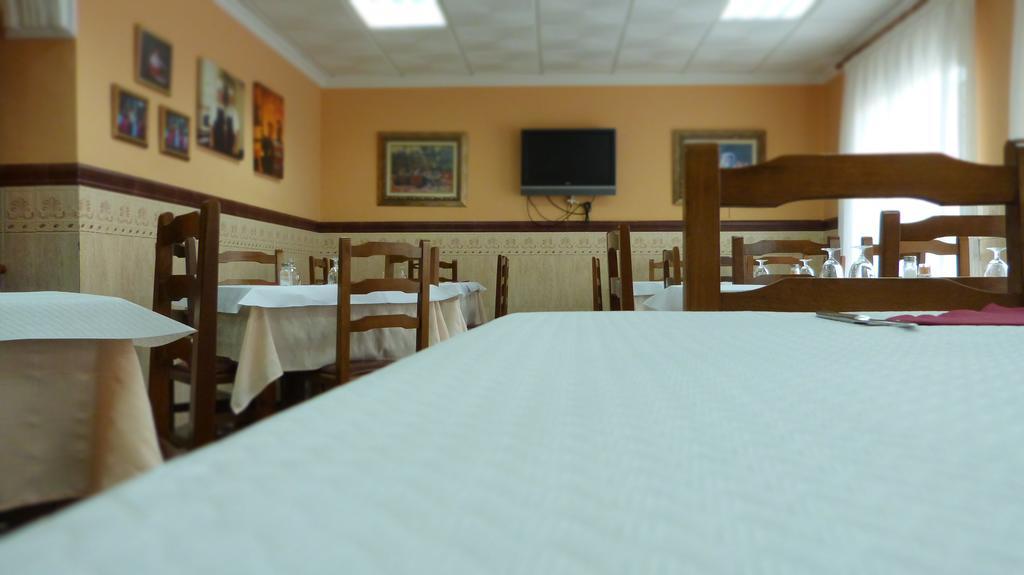 Vila-real Hostal Restaurante La Masia מראה חיצוני תמונה