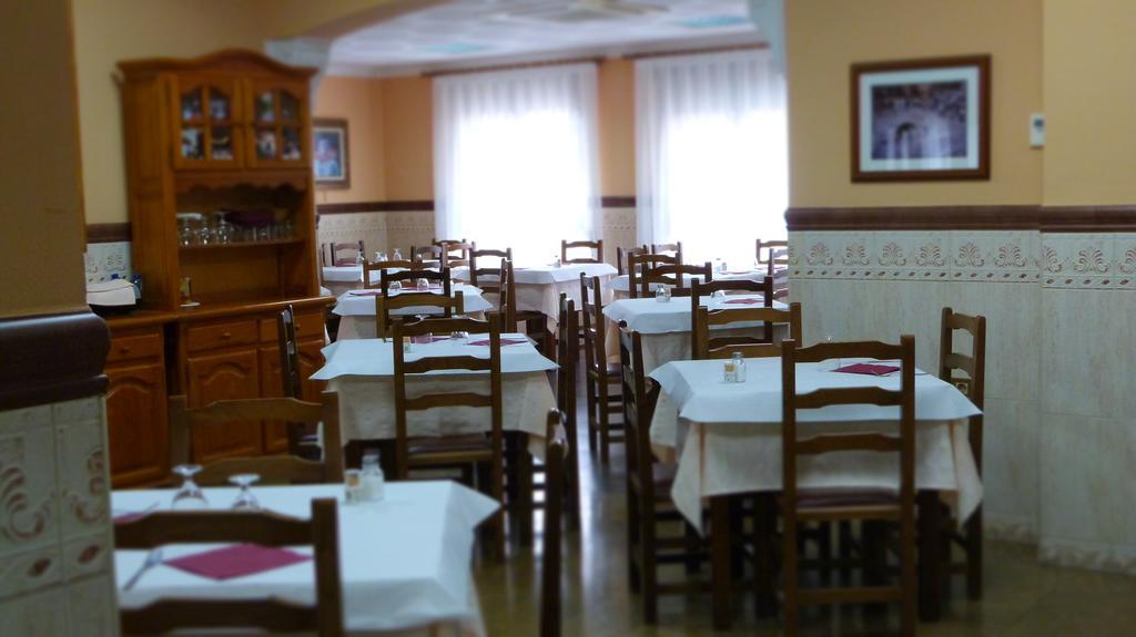 Vila-real Hostal Restaurante La Masia מראה חיצוני תמונה