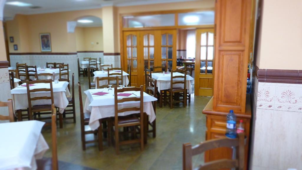 Vila-real Hostal Restaurante La Masia מראה חיצוני תמונה
