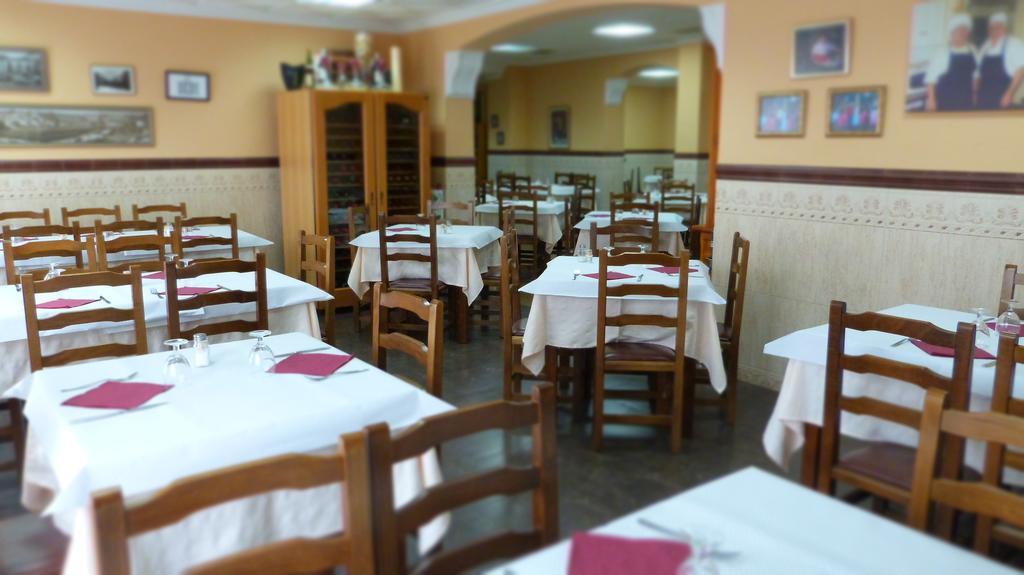 Vila-real Hostal Restaurante La Masia מראה חיצוני תמונה