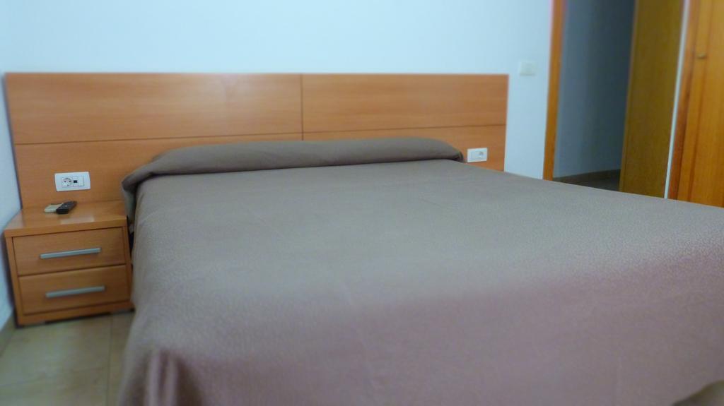 Vila-real Hostal Restaurante La Masia מראה חיצוני תמונה