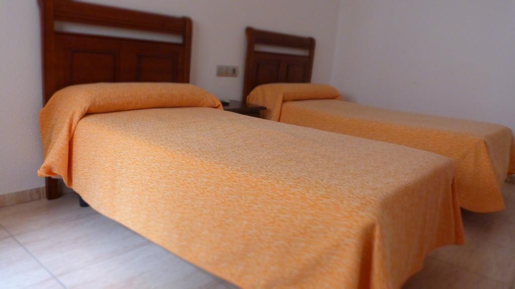 Vila-real Hostal Restaurante La Masia מראה חיצוני תמונה